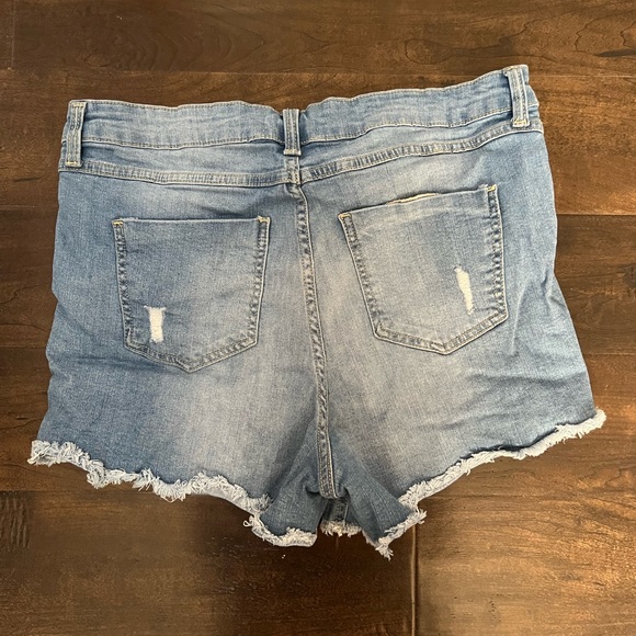 Forever 21 shorts - Picture 2 of 3